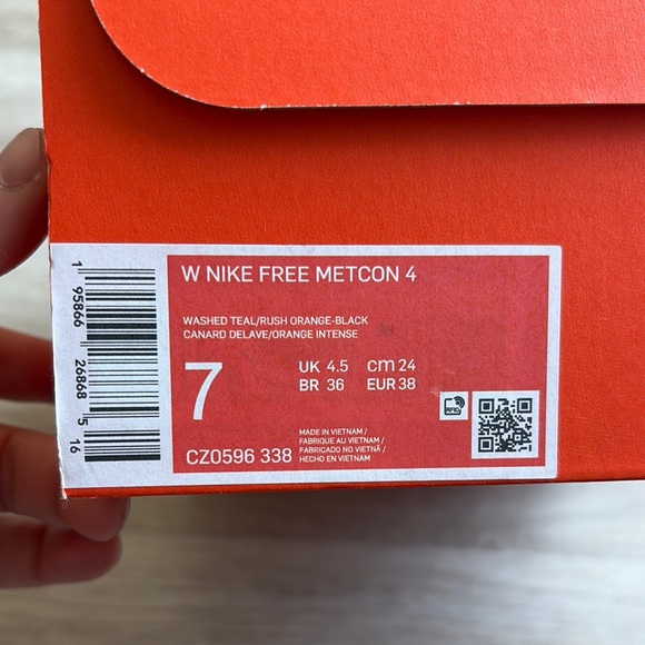 Nike Blue and Black Athletic Shoes with Breathable Mesh - Picture 6 of 6